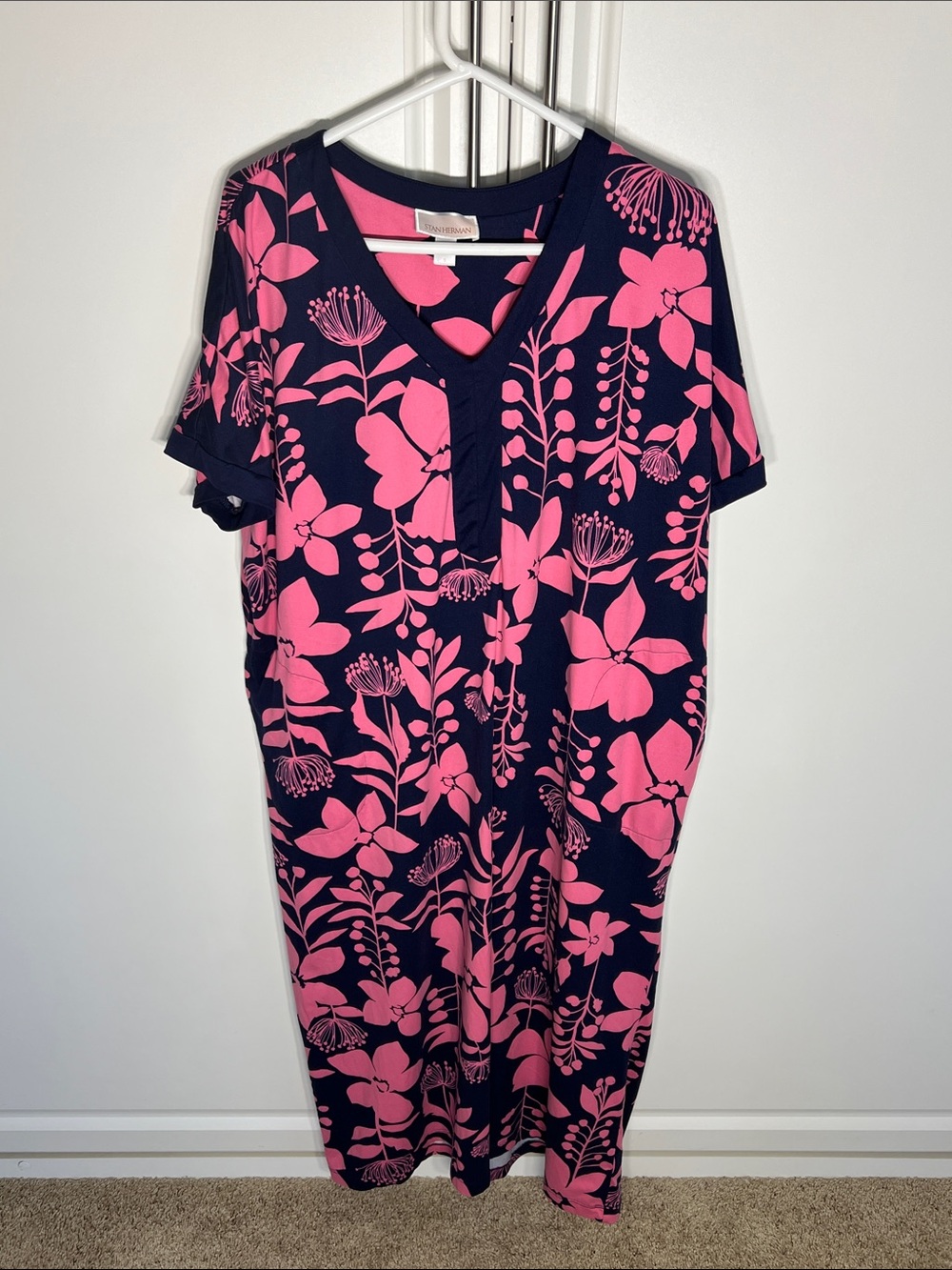 Stan Herman Women’s Navy & Hot Pink nightgown